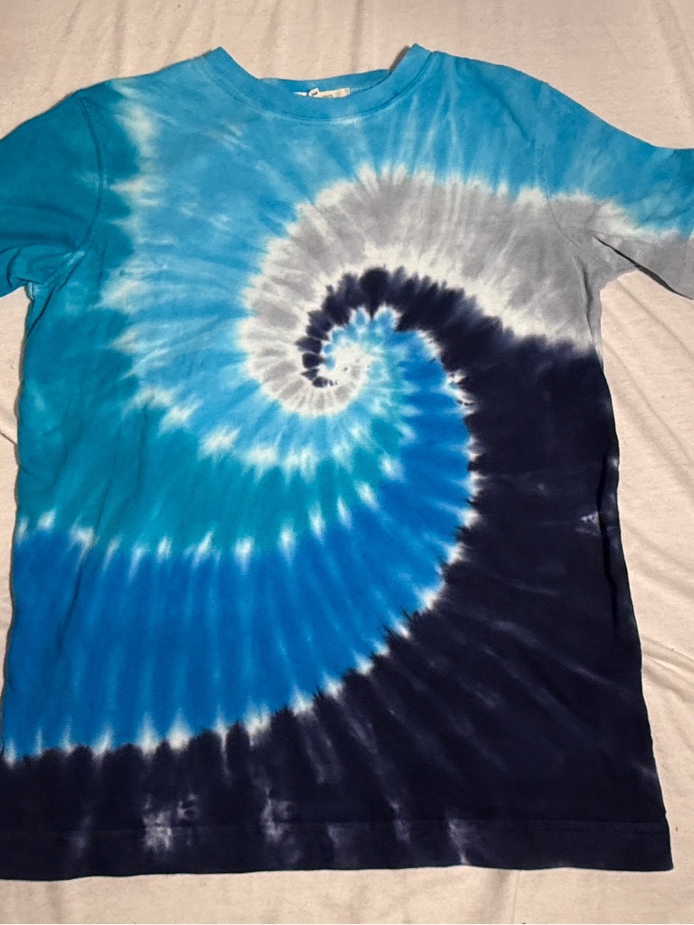 Lands End boys size 7 Kids Tie-Dye Shirt